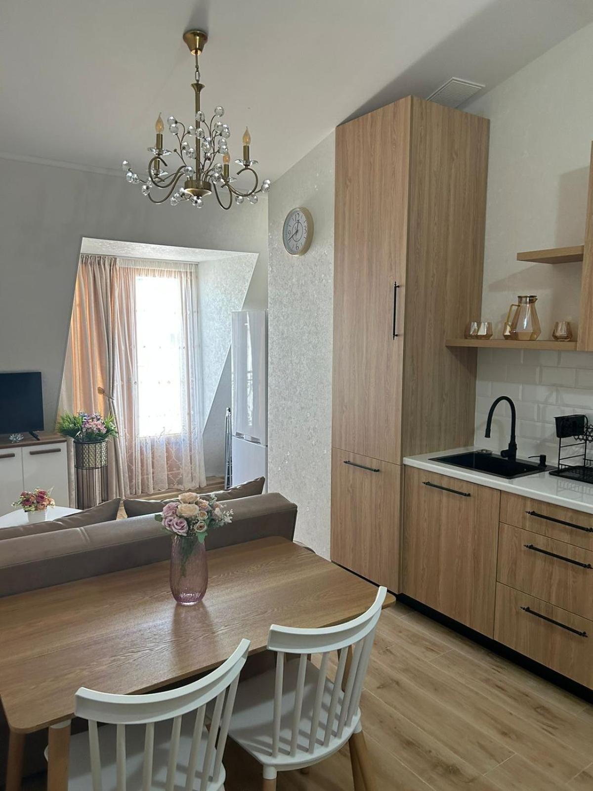 Apartment In Agmashenebeli Tbilisi Esterno foto
